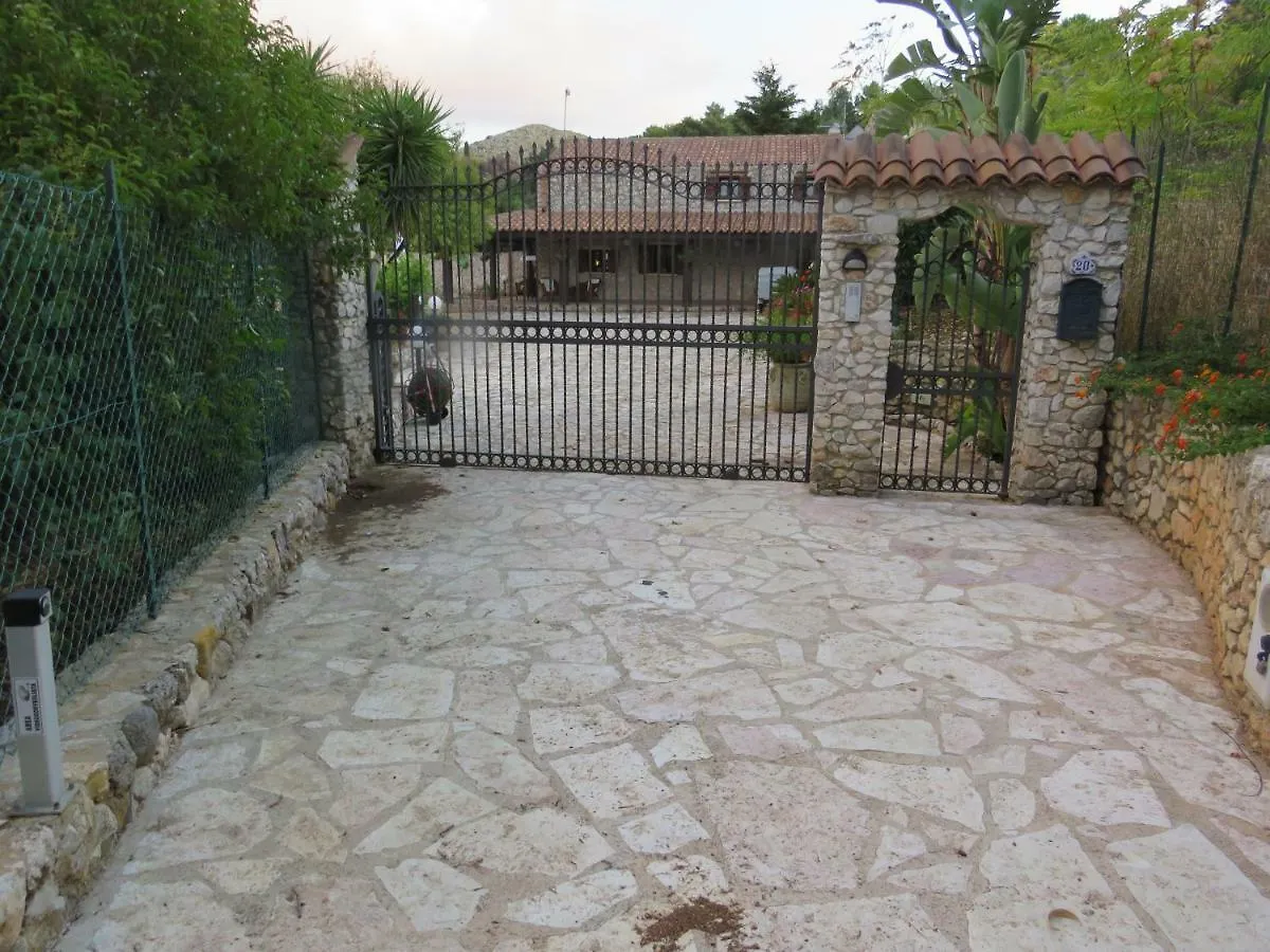 Vila Casale Giulietta Scopello  Itálie